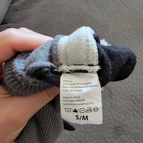 T-Mobile Black, Grey and Pink Unisex Gloves sz S/M - Picture 3 of 4